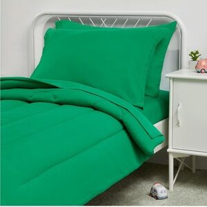 NEW Amazon Basics Toddler Bed-In-A-Bag Set Green